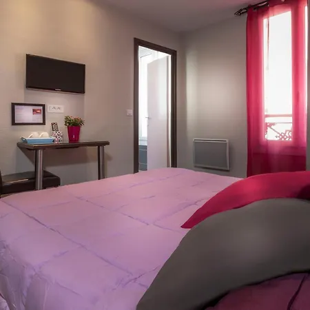 Maison Deschanel Paris Residence With Eiffel Tower View-3
